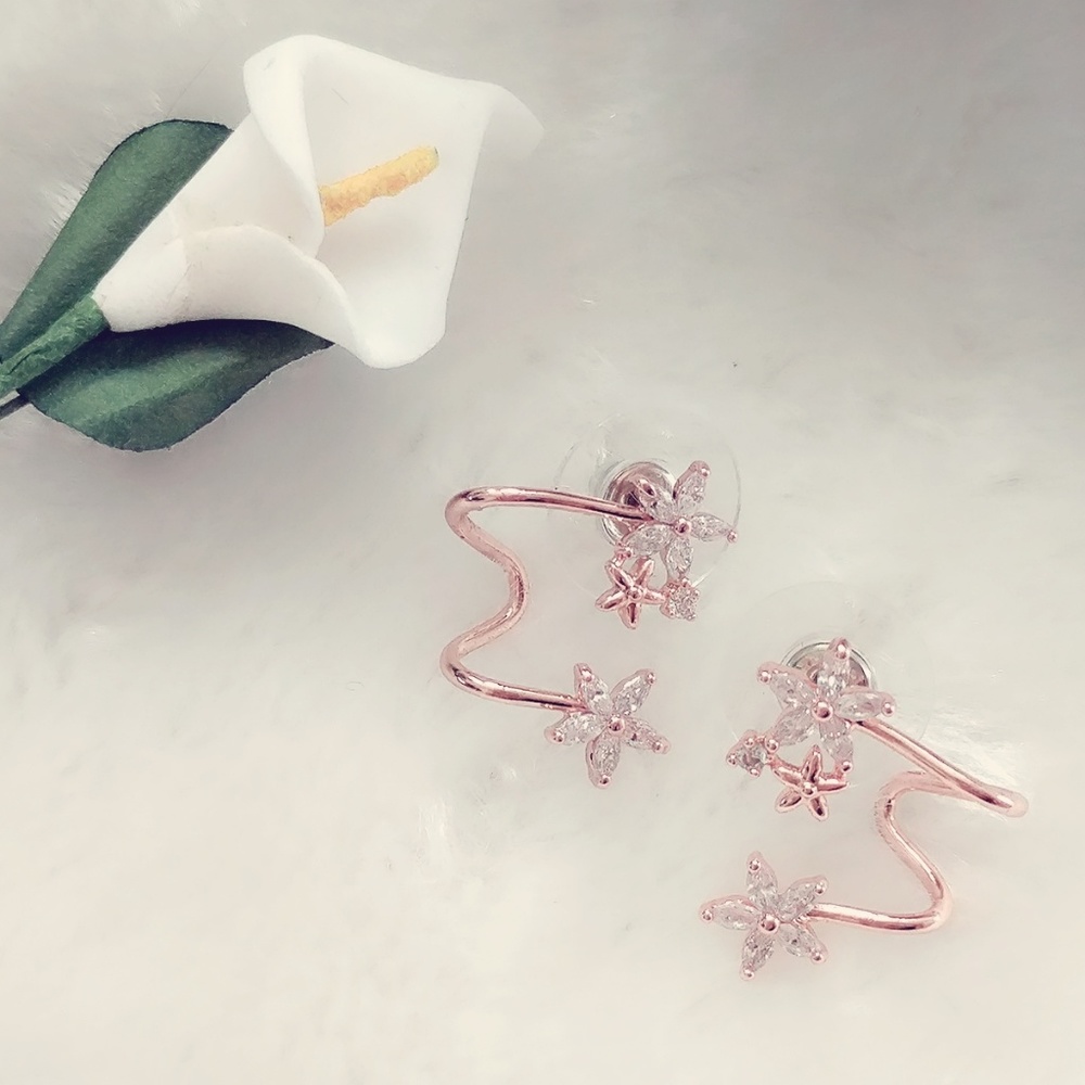 NEW Floral earrings with crystal